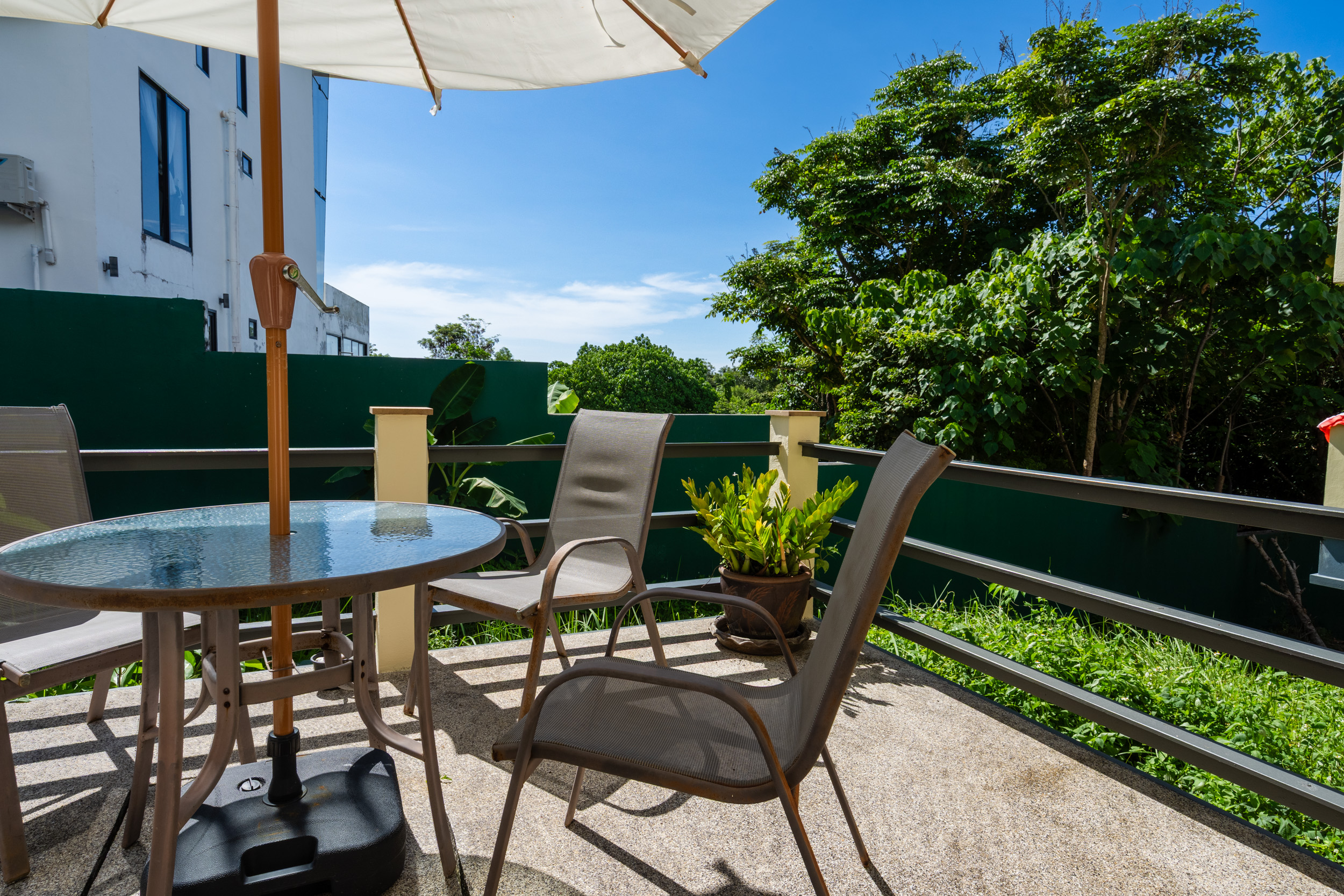 Sea View 2 Bed Apartment