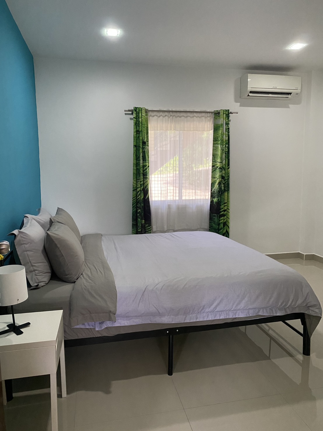 2 Bed Pool Apartment with Mountain Views