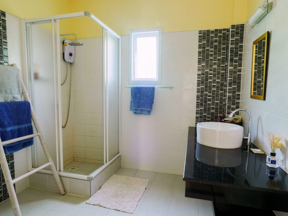 Sea View Family Pool Apartment