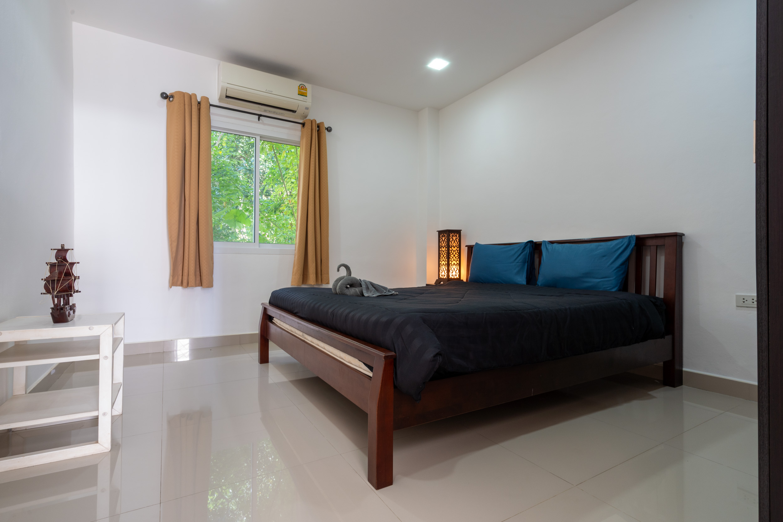 Sea View 2 Bed Apartment