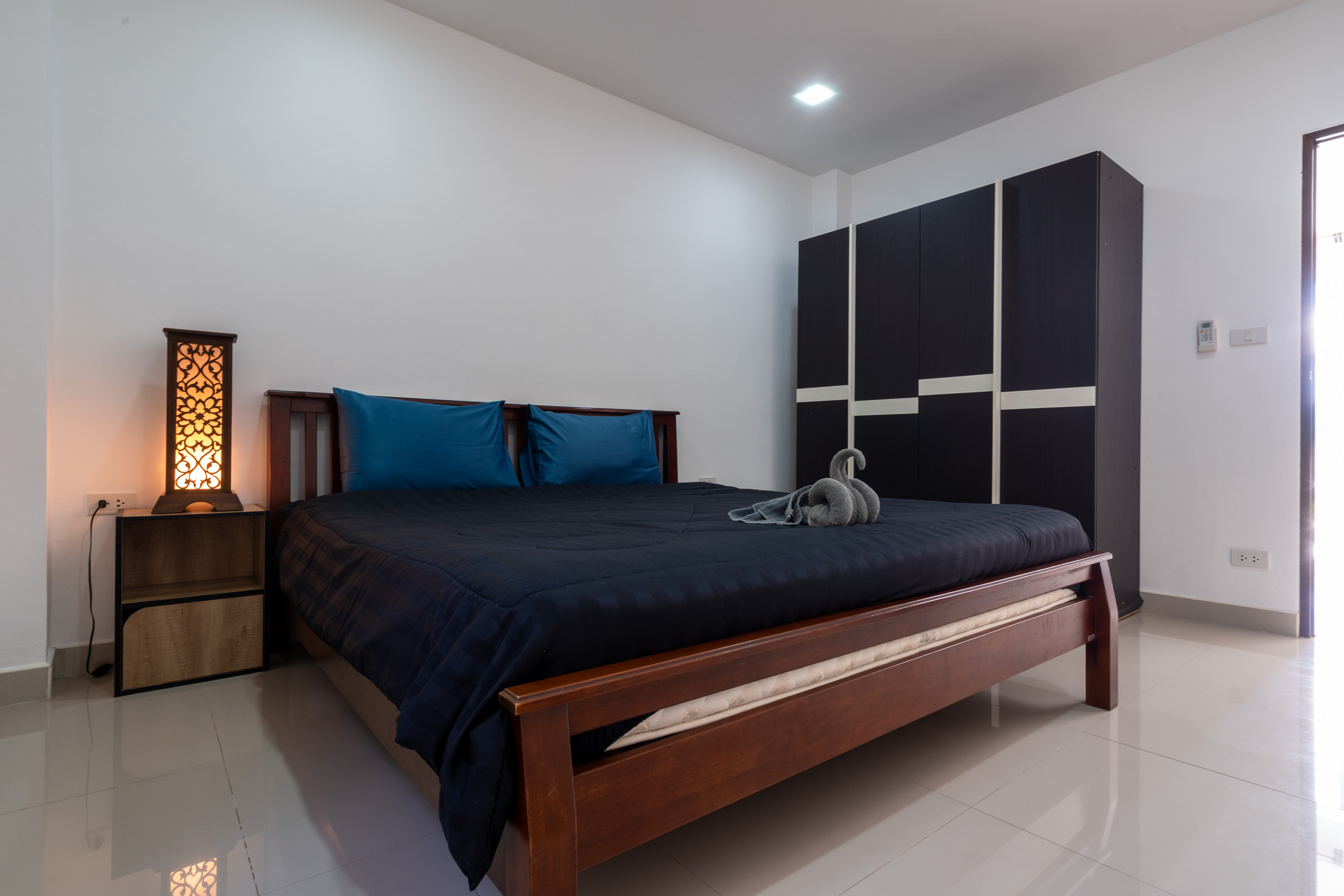 Sea View 2 Bed Apartment